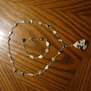 Womans necklace and bracelet set from the islands